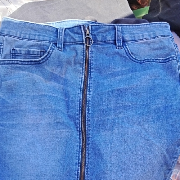 R1893light Blue Denim Skirt with Front Zipper 10 - Picture 1 of 8